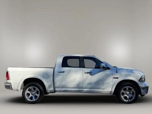 Used 2018 RAM 1500 Laramie AWD/4WD image 6
