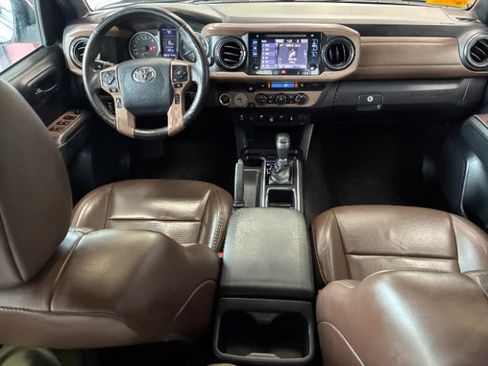 Used 2019 Toyota Tacoma Limited image 14