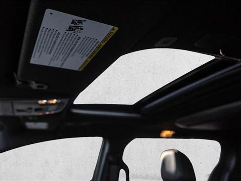 Used 2025 Toyota Sienna Platinum image 11