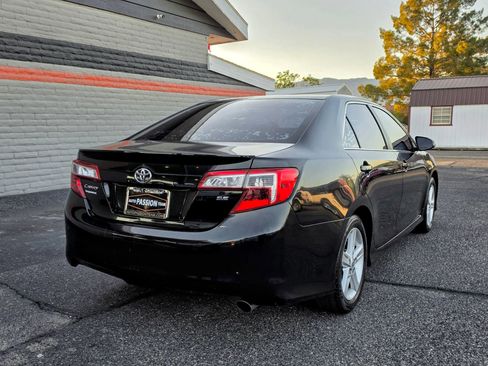 Used 2014 Toyota Camry SE image 5