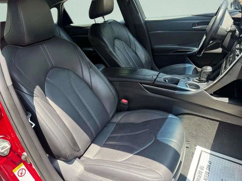 Used 2019 Toyota Avalon XLE image 8