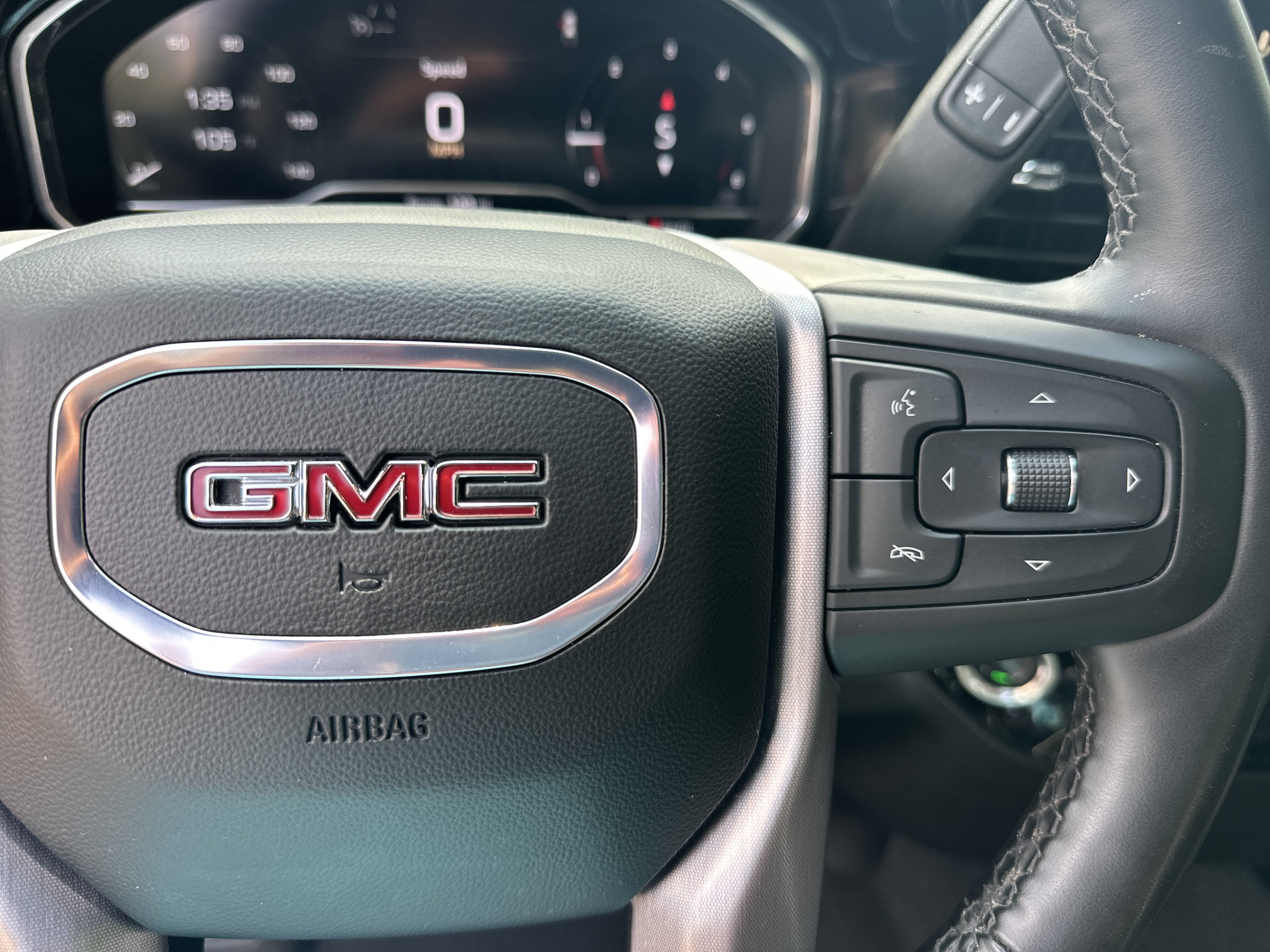 Used 2025 GMC Sierra 1500 SLT AWD/4WD image 26