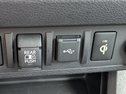 Used 2023 Toyota Tacoma TRD Off-Road w/ Technology Package AWD/4WD image 31