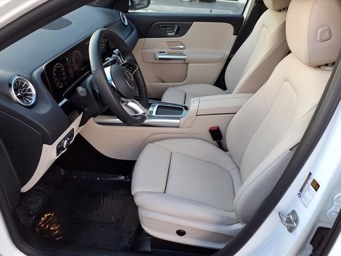 Used 2025 Mercedes-Benz GLA 250 4MATIC image 15