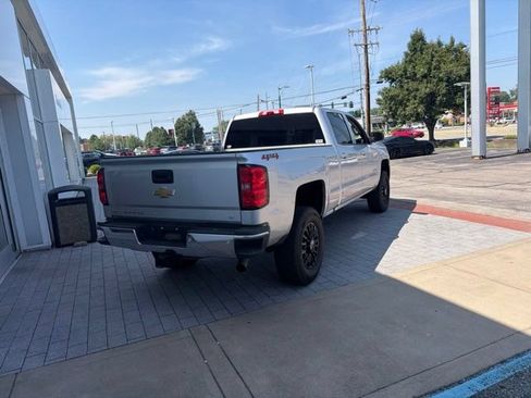 Used 2019 Chevrolet Silverado 2500 LT AWD/4WD image 12