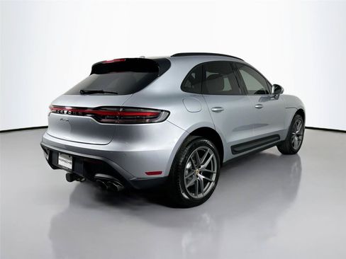 Certified 2026 Porsche Macan AWD/4WD image 7