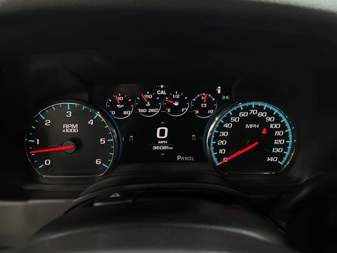 Used 2017 Chevrolet Suburban LT image 23