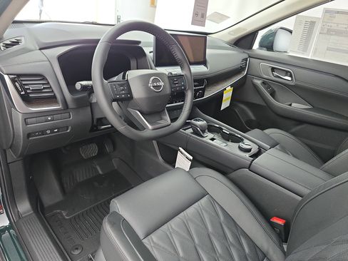 New 2026 Nissan Rogue Platinum AWD/4WD image 16