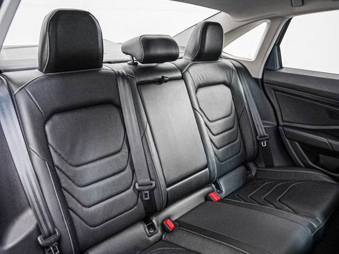 Used 2019 Volkswagen Jetta SEL Premium image 13