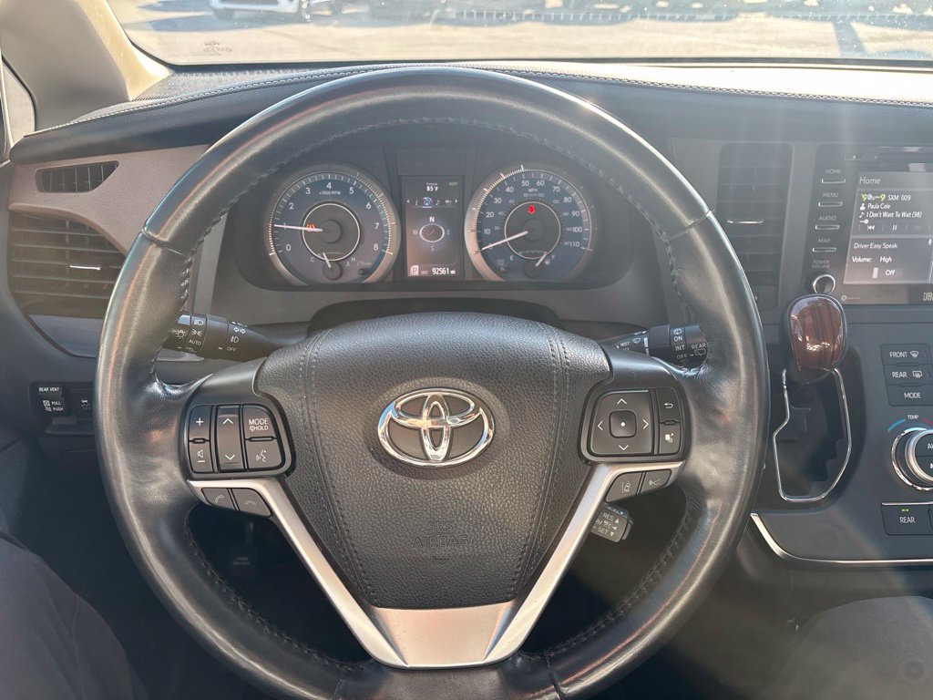 Used 2019 Toyota Sienna Limited Premium FWD image 12