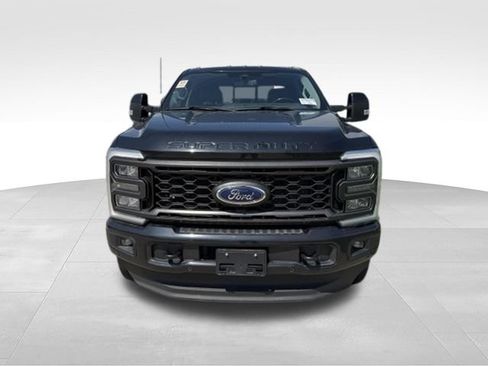 Used 2023 Ford F250 Lariat w/ Lariat Ultimate Package AWD/4WD image 2
