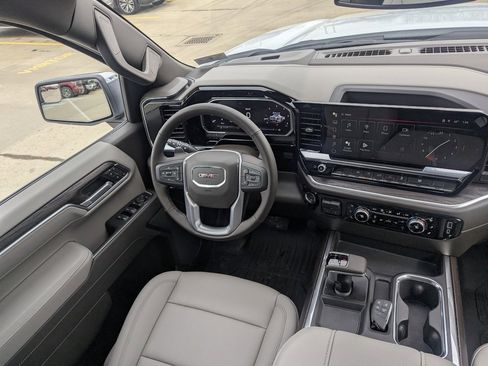 New 2026 GMC Sierra 1500 SLT w/ SLT Convenience Package image 17