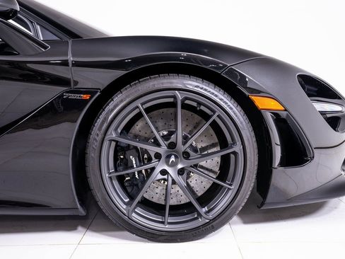 Used 2025 McLaren 750S Spider RWD image 19