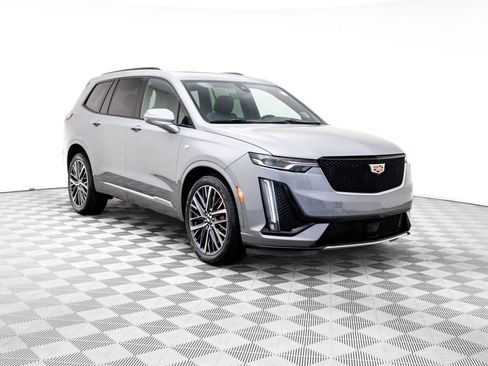 Used 2024 Cadillac XT6 Sport w/ Technology Package AWD/4WD image 7