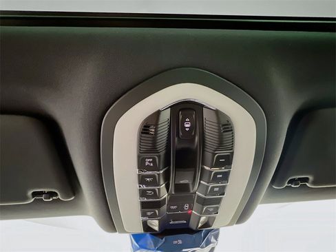 New 2026 Porsche Macan image 14