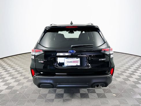 Used 2025 Subaru Forester Touring AWD/4WD image 9