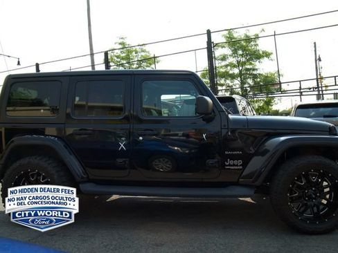 Used 2019 Jeep Wrangler Unlimited Sahara AWD/4WD image 3