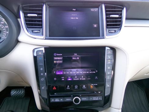 Used 2021 INFINITI QX50 Luxe FWD image 9
