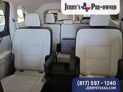 Used 2025 GMC Acadia Denali w/ Super Cruise Package FWD image 14