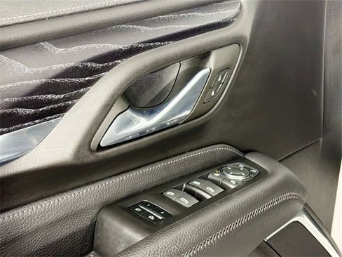 Used 2024 GMC Yukon Denali image 17