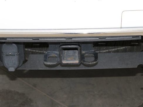 Used 2023 Chevrolet Suburban Premier image 17