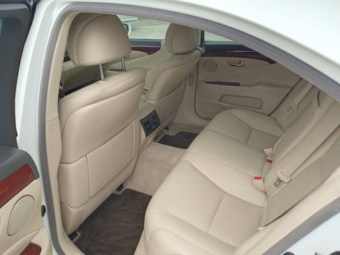 Used 2011 Lexus LS 460 AWD w/ Comfort Pkg image 7