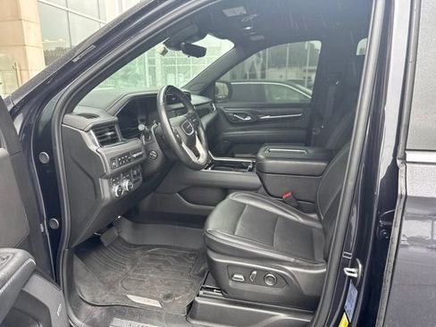 Used 2024 GMC Yukon XL Denali w/ Advanced Technology Package AWD/4WD image 3