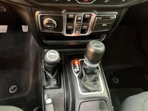 Used 2018 Jeep Wrangler Unlimited Sport S image 20