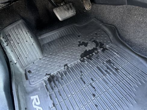 Used 2018 Toyota RAV4 XLE image 17