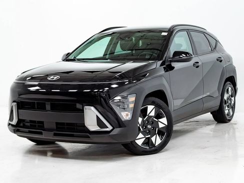 Used 2025 Hyundai Kona SEL FWD image 1