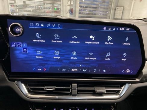 New 2026 Chevrolet Equinox EV LT image 17