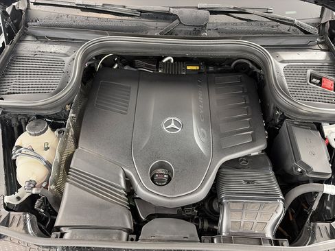 Used 2024 Mercedes-Benz GLS 450 4MATIC image 12