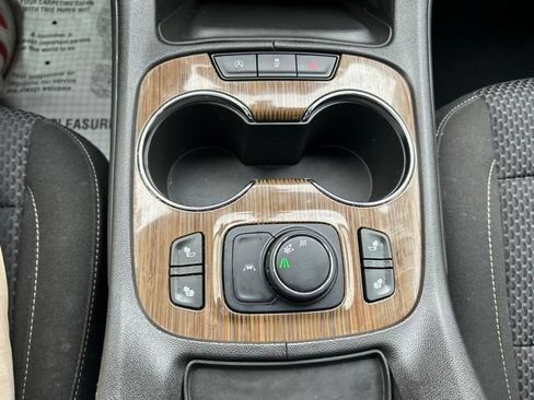 Used 2023 GMC Acadia SLE w/ Driver Convenience Package FWD image 31