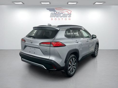 Used 2022 Toyota Corolla Cross XLE AWD/4WD image 4