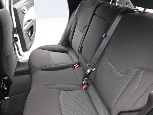 Used 2025 Jeep Compass Sport image 20