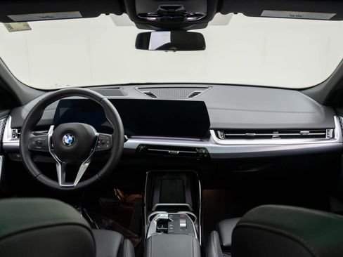 Certified 2025 BMW X2 xDrive28i w/ Premium Package image 10