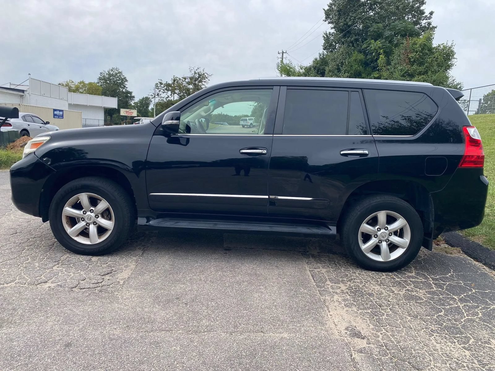 Used 2012 Lexus GX 460 AWD/4WD image 3