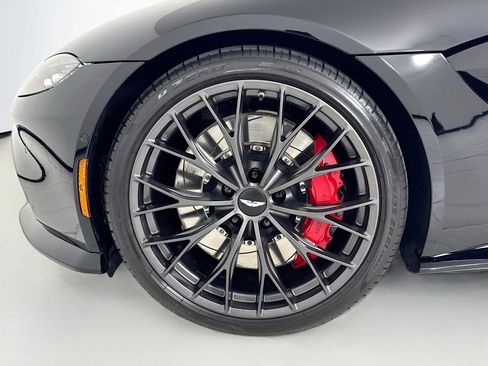 Used 2023 Aston Martin V8 Vantage Roadster image 9