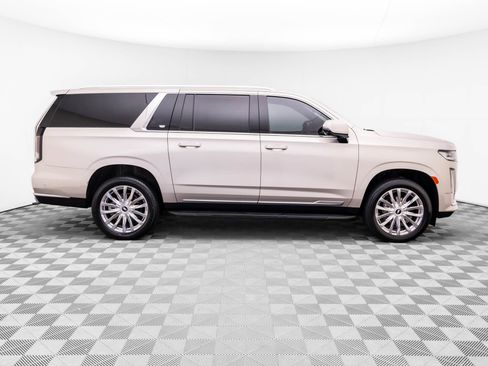 Used 2023 Cadillac Escalade ESV Premium Luxury AWD/4WD image 8