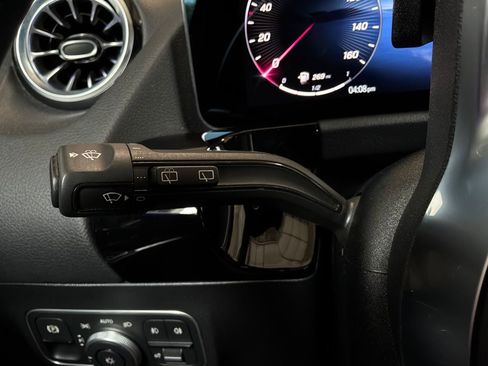 Used 2025 Mercedes-Benz GLA 250 image 42