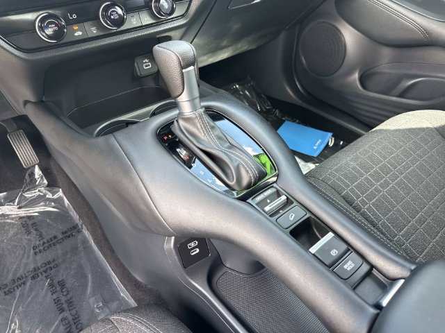 Certified 2025 Honda HR-V LX image 26