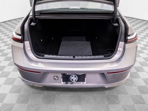 Certified 2023 BMW i7 xDrive60 w/ Executive Package 2 image 31