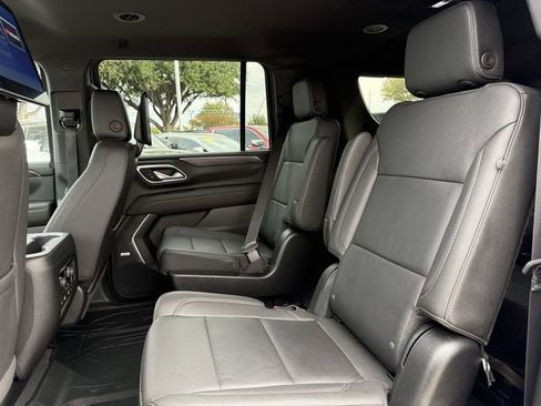 Used 2024 Chevrolet Suburban Z71 w/ Off-Road Capability Package AWD/4WD image 24