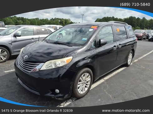 Used 2014 Toyota Sienna XLE FWD image 1