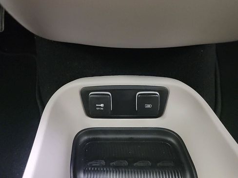 Used 2019 Chrysler Pacifica Limited FWD image 35