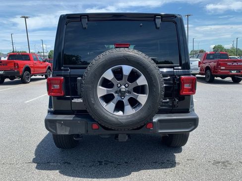 Used 2021 Jeep Wrangler Unlimited Sahara AWD/4WD image 5