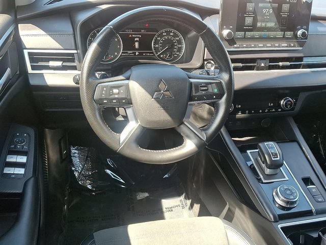 Used 2024 Mitsubishi Outlander SE AWD/4WD image 11