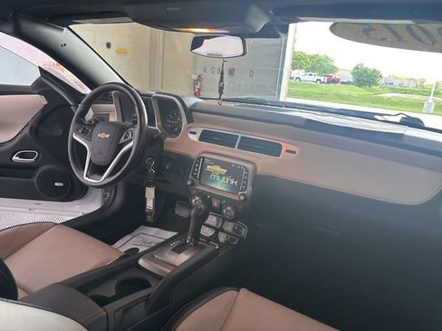 Used 2015 Chevrolet Camaro LT RWD image 17