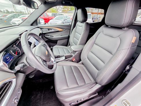 Used 2021 Chevrolet TrailBlazer ACTIV w/ Technology Package AWD/4WD image 24