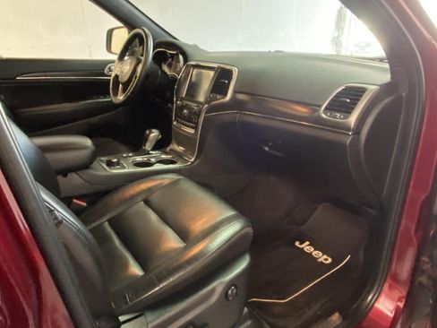 Used 2018 Jeep Grand Cherokee Limited AWD/4WD image 8